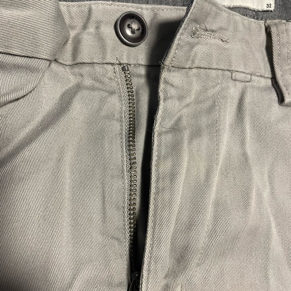 Shorts - Picture 3 of 4